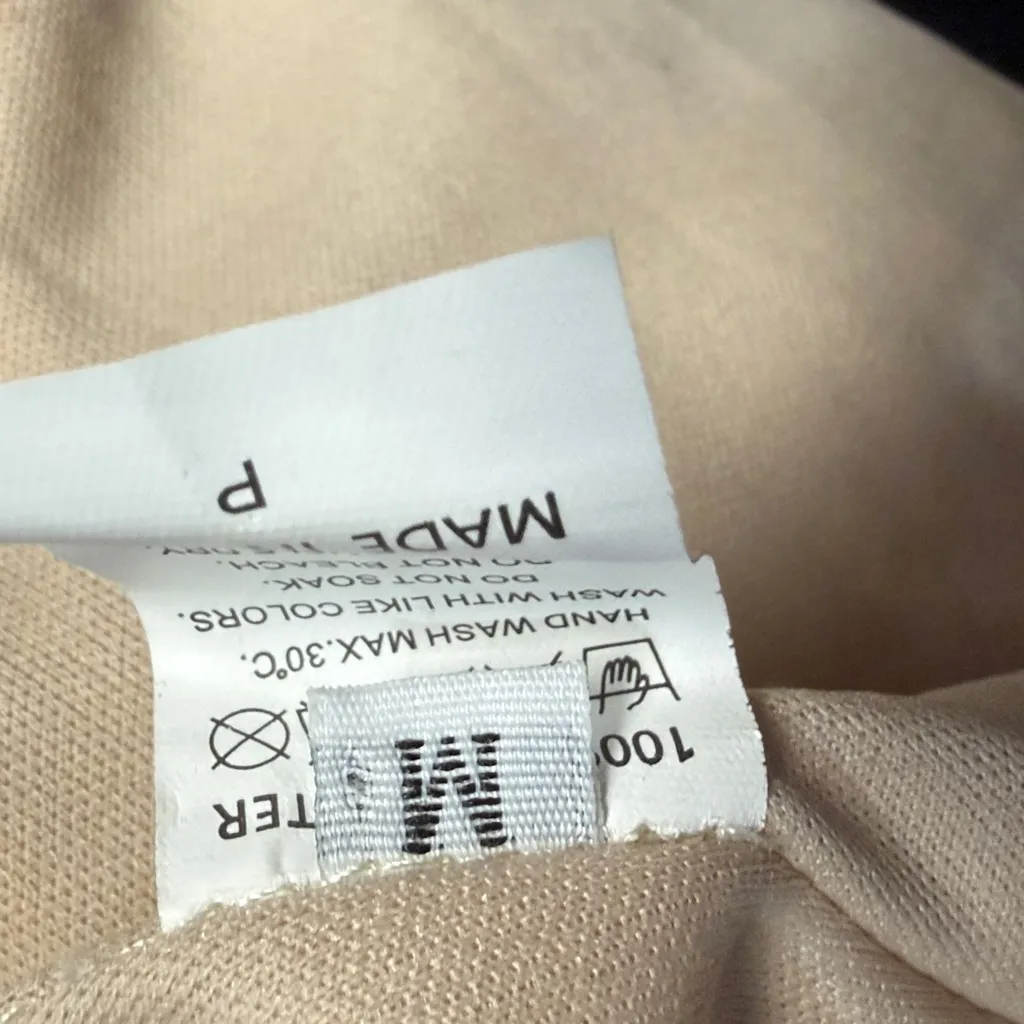 Elegant Gold Sequin One - Image 9