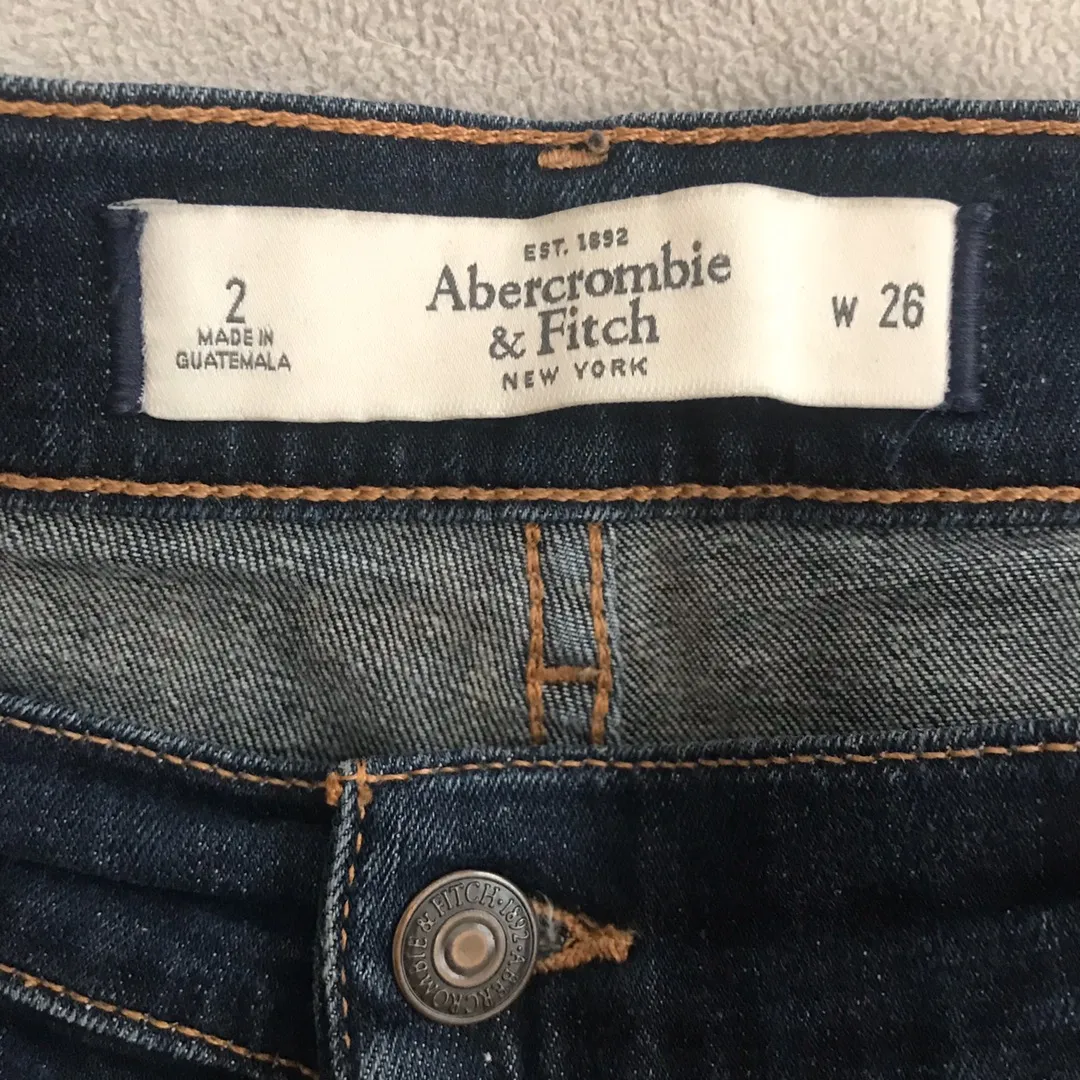 Abercrombie & Fitch Cuffed Jean Shorts - Image 3