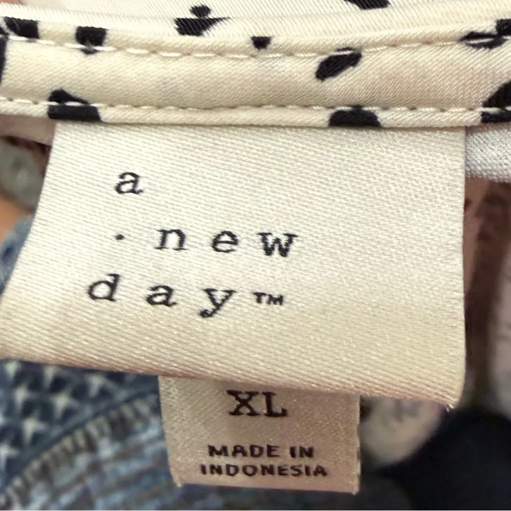 Spotted A New Day midi dress with a lace neckline and slit / XL / EUC - Image 4