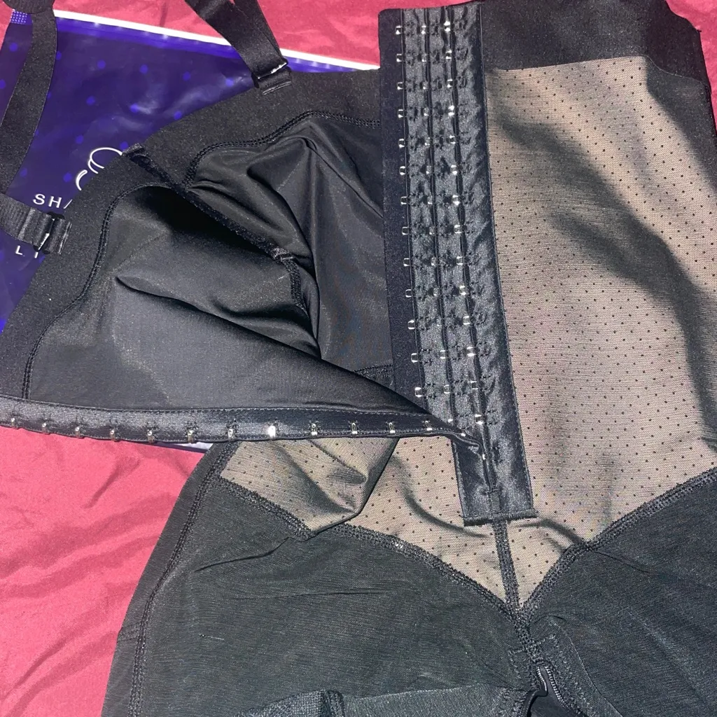 Shapellx shapewear Bare Essentials AirSlim Core Sculpt Mid Thigh Shaper Short Size M - Image 11