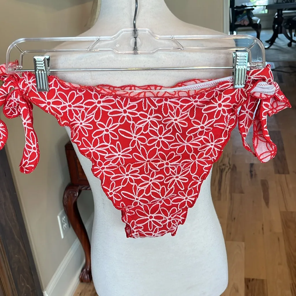 Red White Embroidered Flower Bikini Set Ruffle Size undefined - Image 7