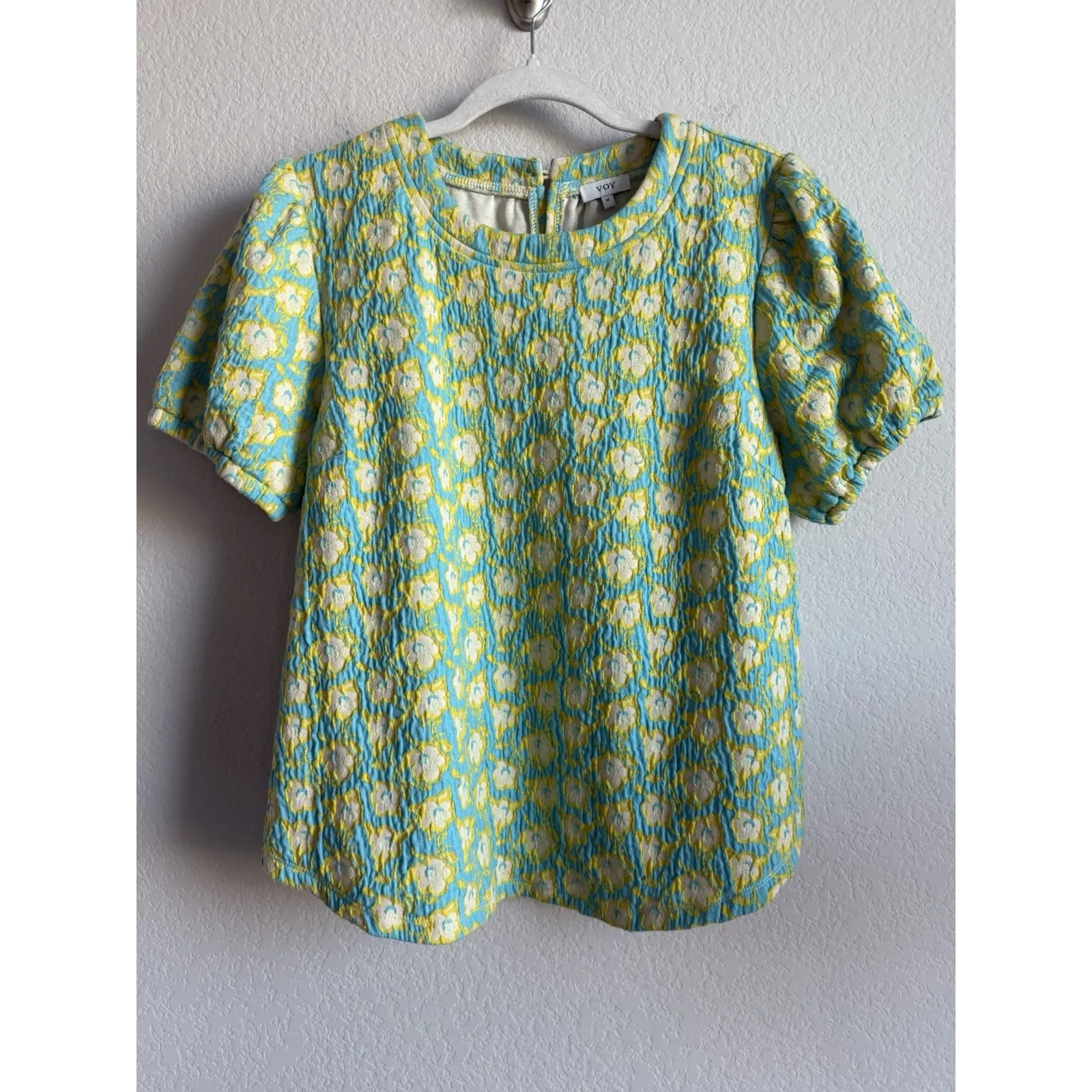 VOY Women's Textured Floral Blue Yellow Puff Sleeve Blouse Size M Casual‎ Chic - Image 4