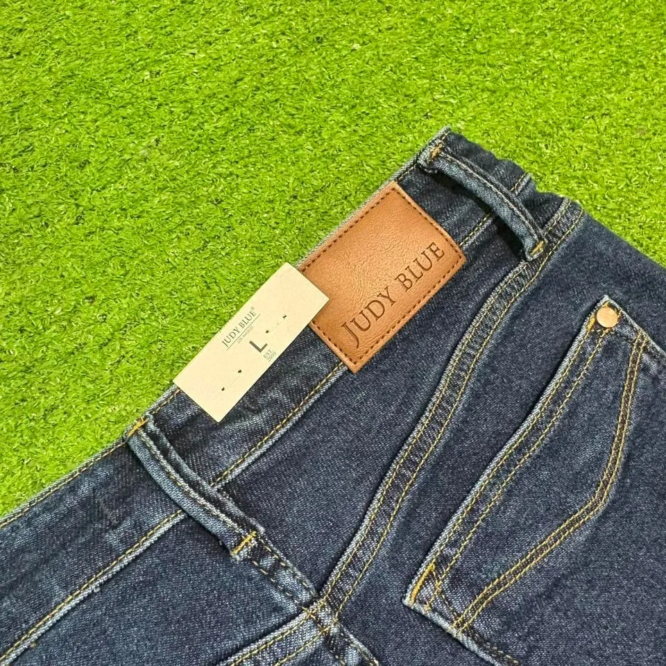 Judy Blue Women's Large Blue Denim Shorts  JB150333 DK Stretch NWT - Image 8