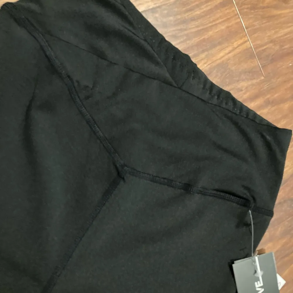 NWT Dyce Buckle Brand Active Performance Legging Stretch Compression Biker Short - Image 4