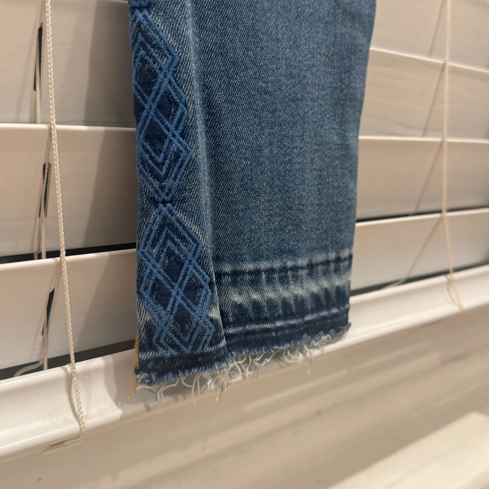 NEW Driftwood‎ Jackie High Rise Skinny Jeans Women's Size 26 Boho Embroidered - Image 8