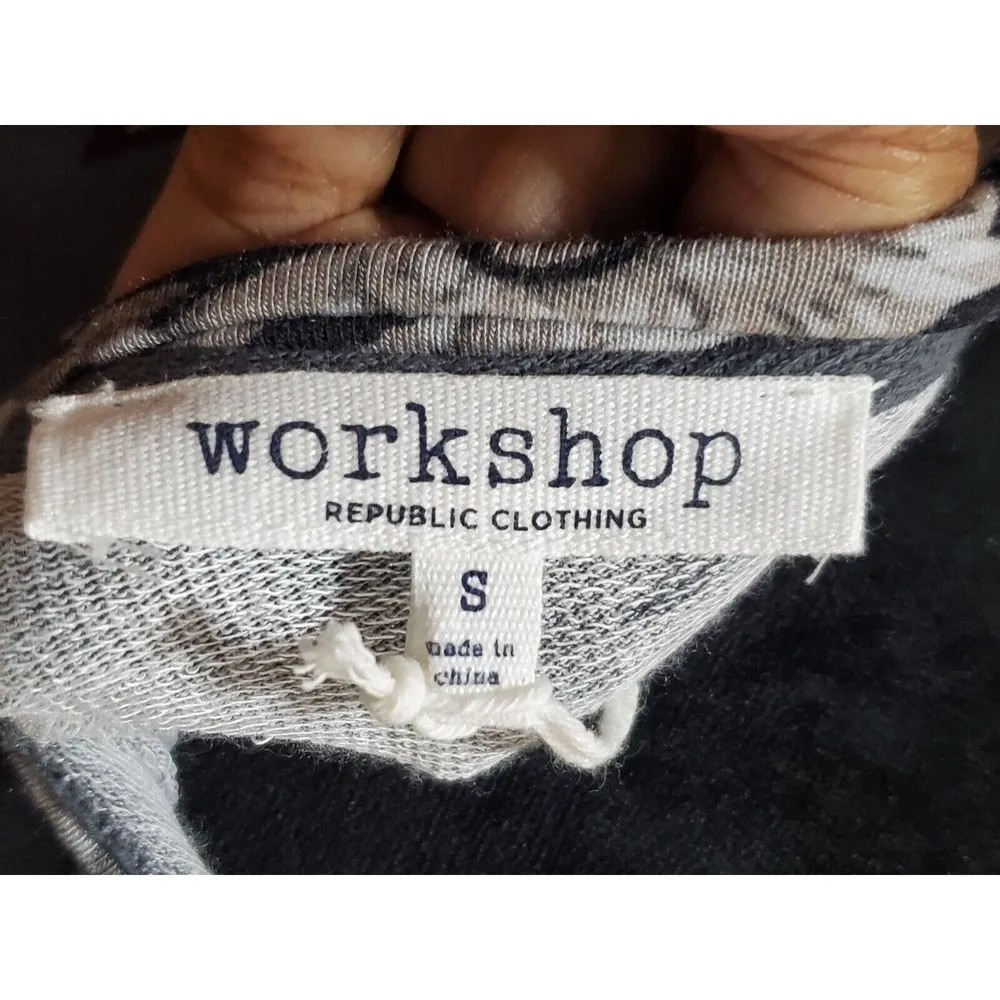 Workshop Republic Gray Floral Modal Round Neck Long Sleeve Top Blouse Size Small - Image 9