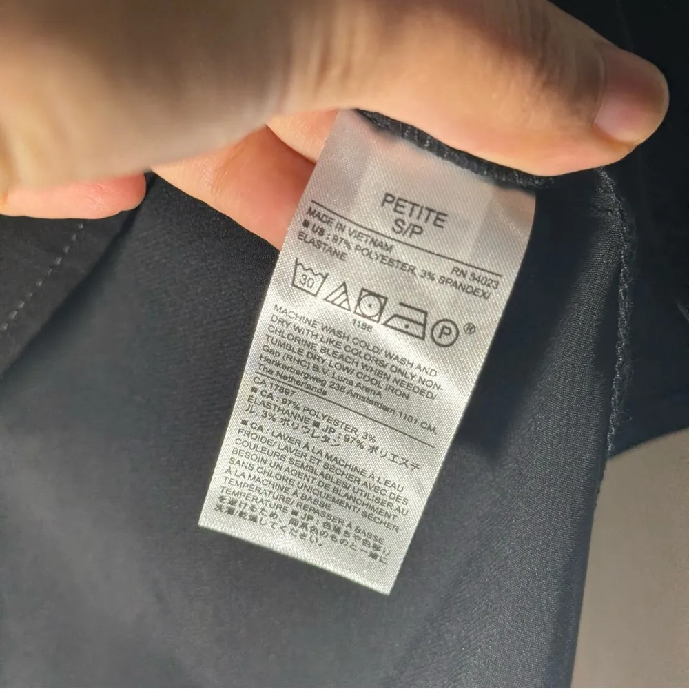 NWT • Banana Republic • Blouse • Black • Short Sleeve • Business • Office Attire - Image 5