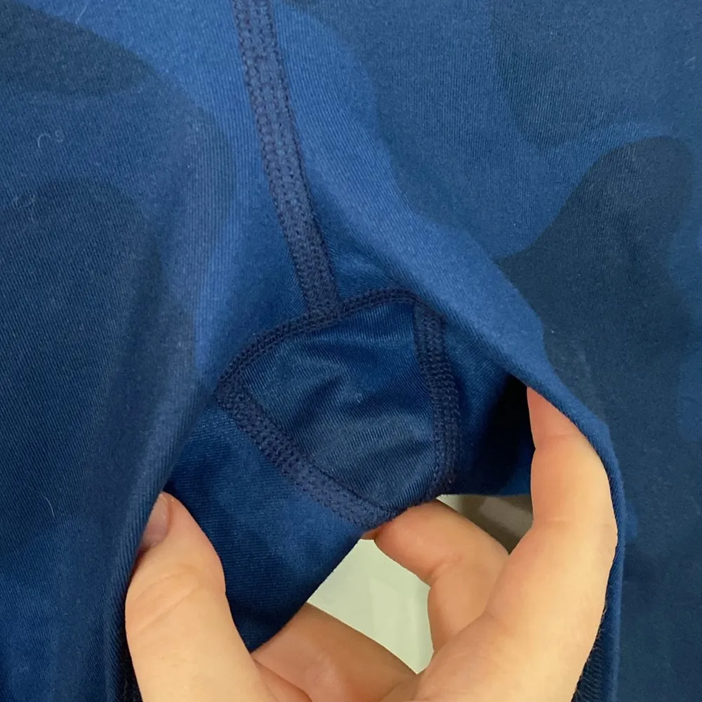 Alo Yoga Airbrush navy camouflage print mid rise leggings size S - Image 7