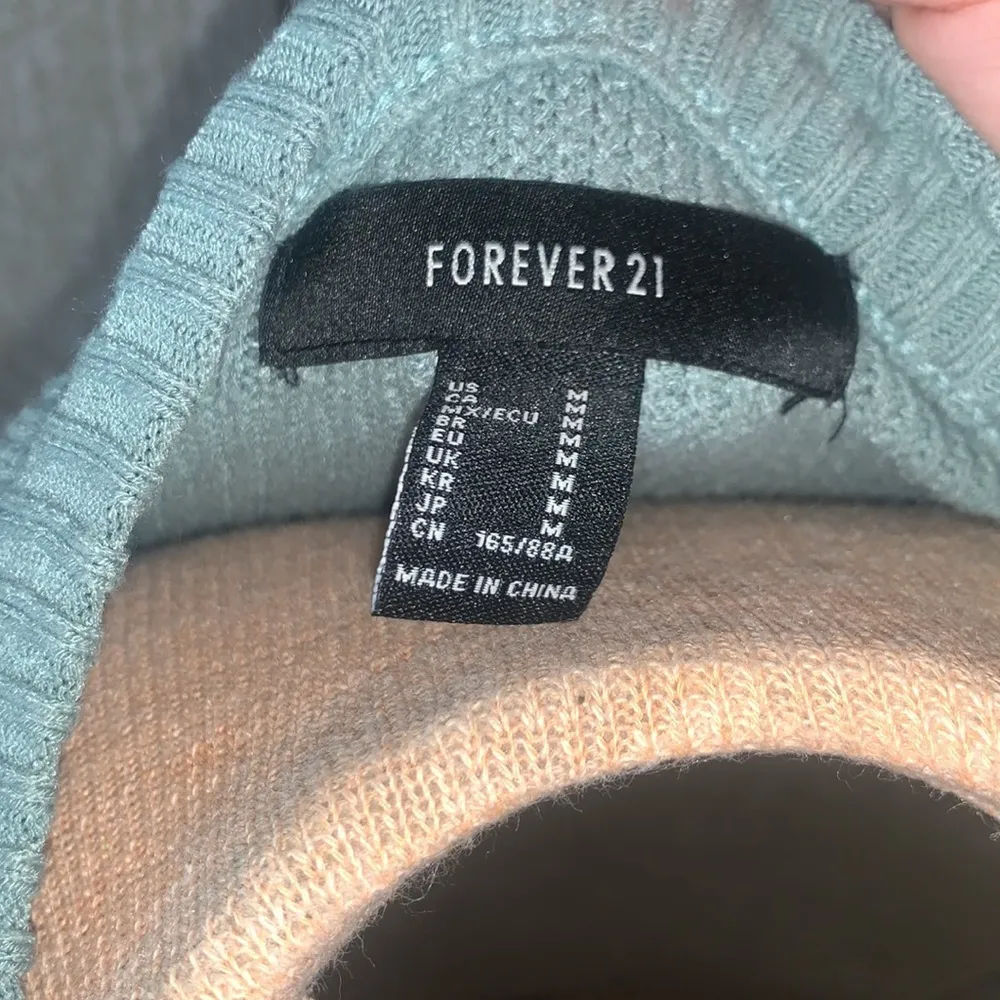 Forever 21 blue sweater - Image 3