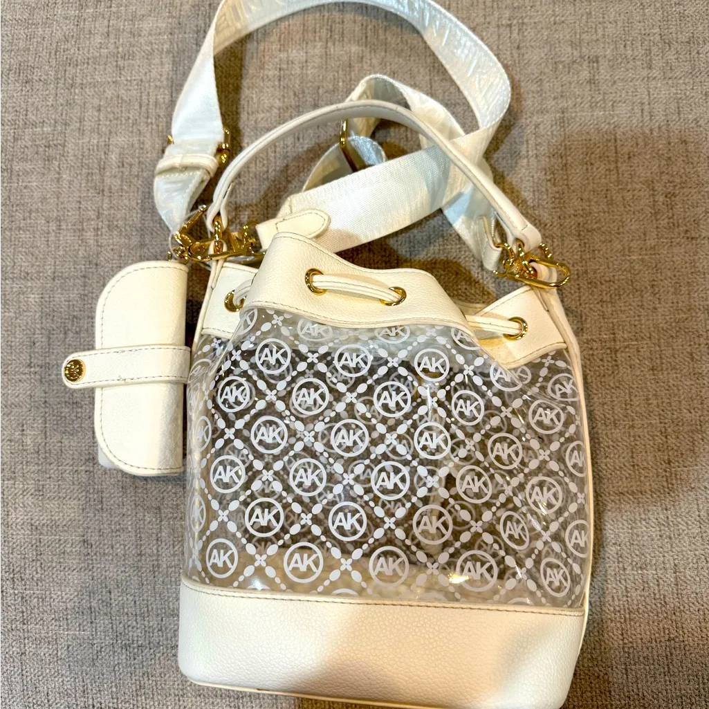 Anne Klein Cream and Gold Bucket Bag - Image 2