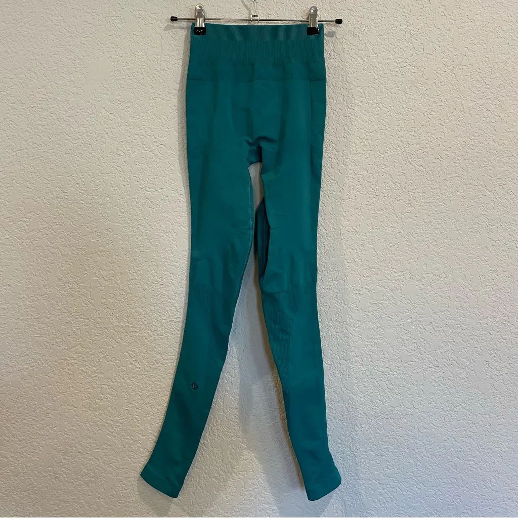 Lululemon Zone In Tight Compression Leggings in Forage Teal - Size 2 - Image 6
