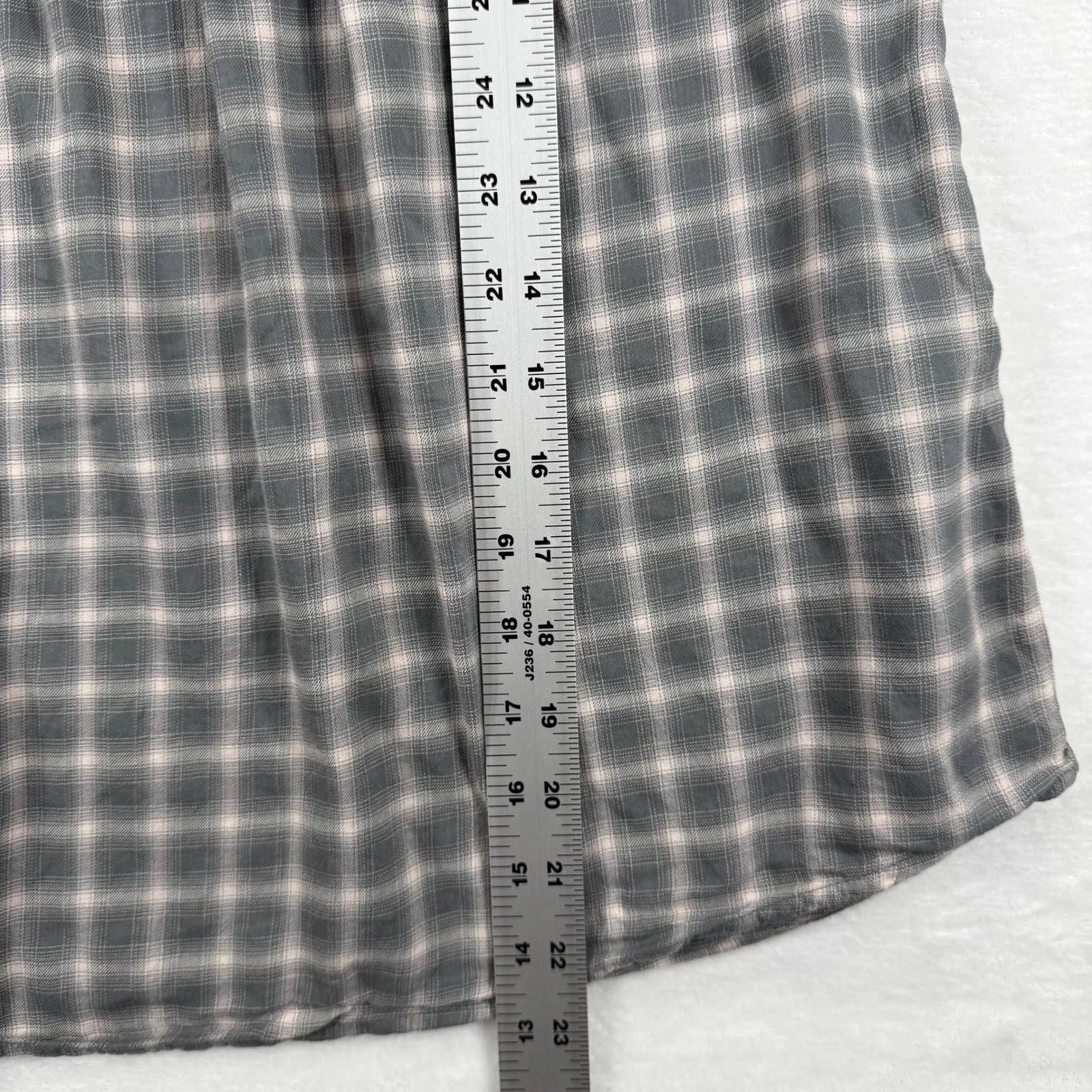 LA VIE Rebecca Taylor Plaid Ruffle Blouse Women's Medium Gray Pink Long Sleeve - Image 3