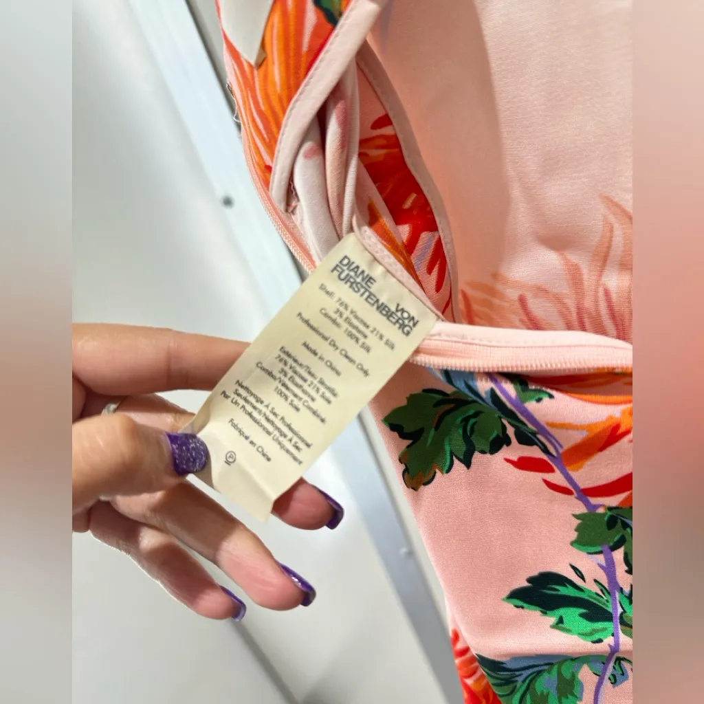 Diane von Furstenberg Pink Floral Print Midi Length Pencil Skirt size 2 - Image 5