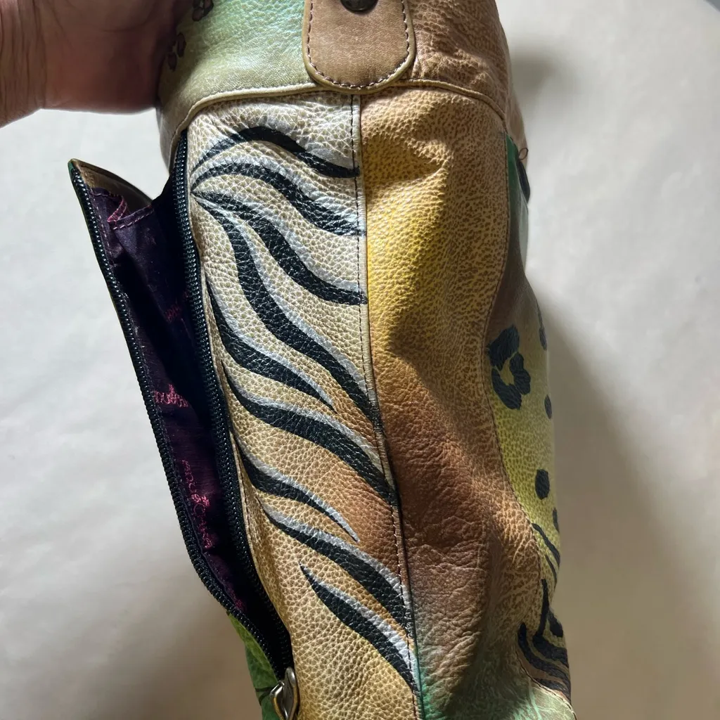 🌸 Anuschka Hand-Painted Leather Crossbody – Butterflies & Nature Print + wallet - Image 5