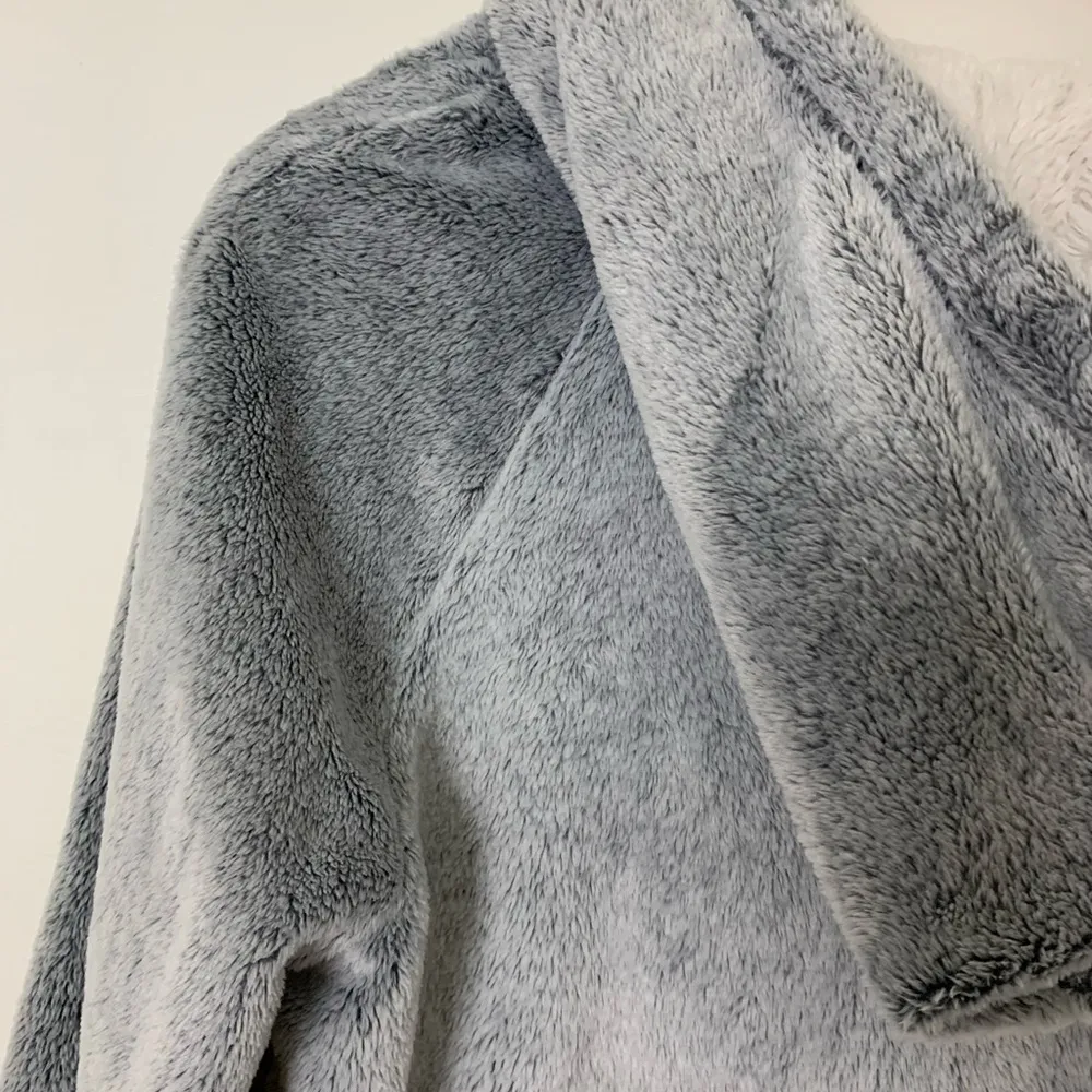 Green Tea Plush Hoodie Blue Cream Size Medium - Image 4