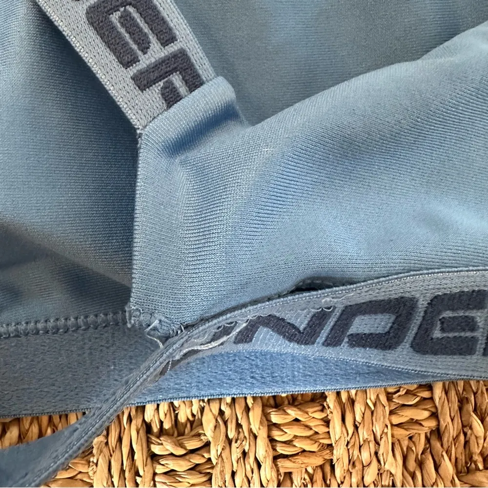 Women’s small blue under armour sports bra cross back straps, removable pads - Image 3