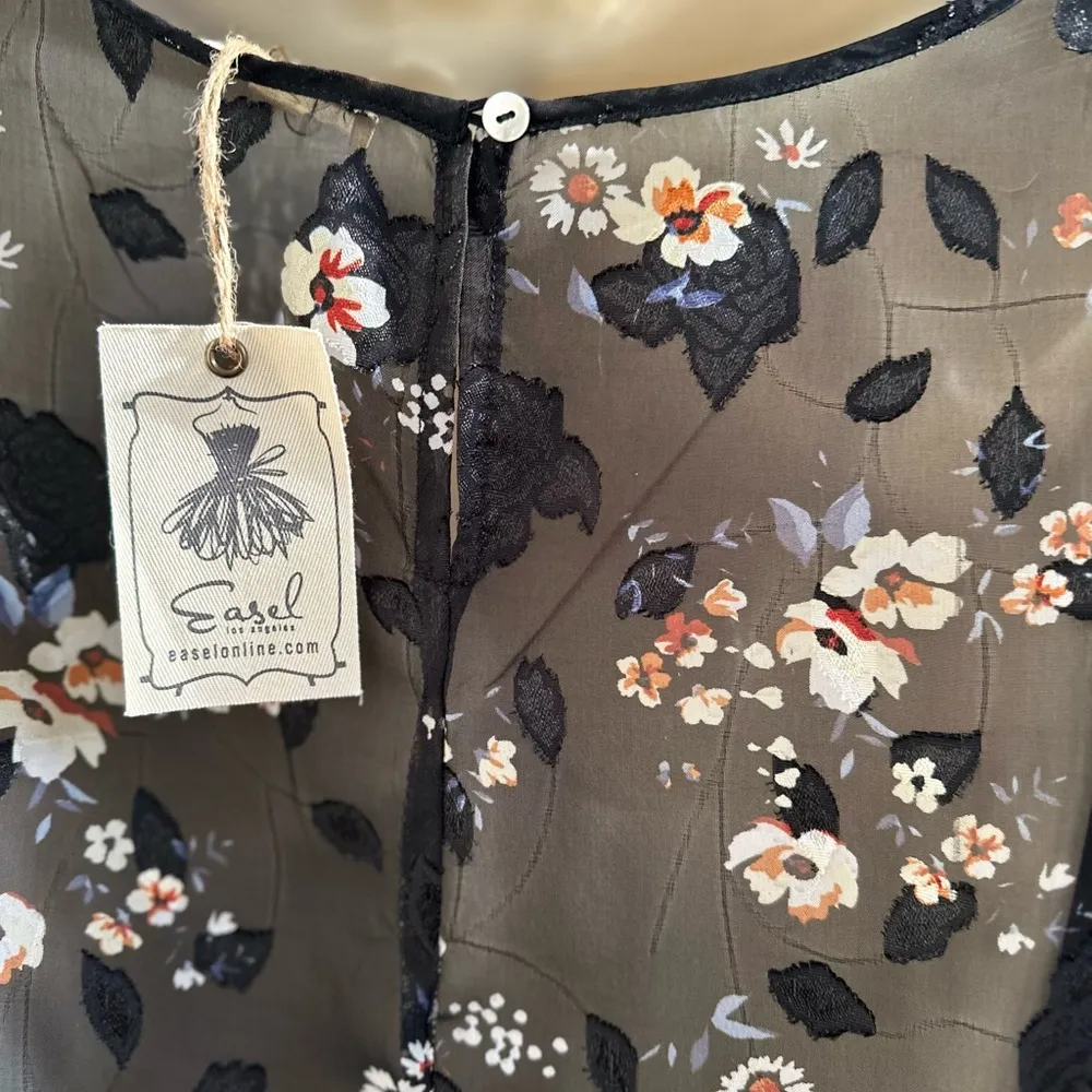 easel Sheer Ruffle Multi Floral Long Sleeve Top Nwt Size Medium - Image 9