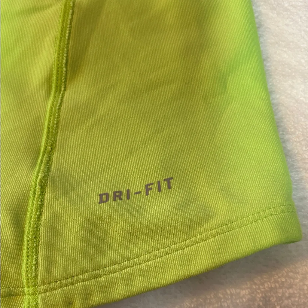 Nike Women's Bright Lime Tank Top - Image 7