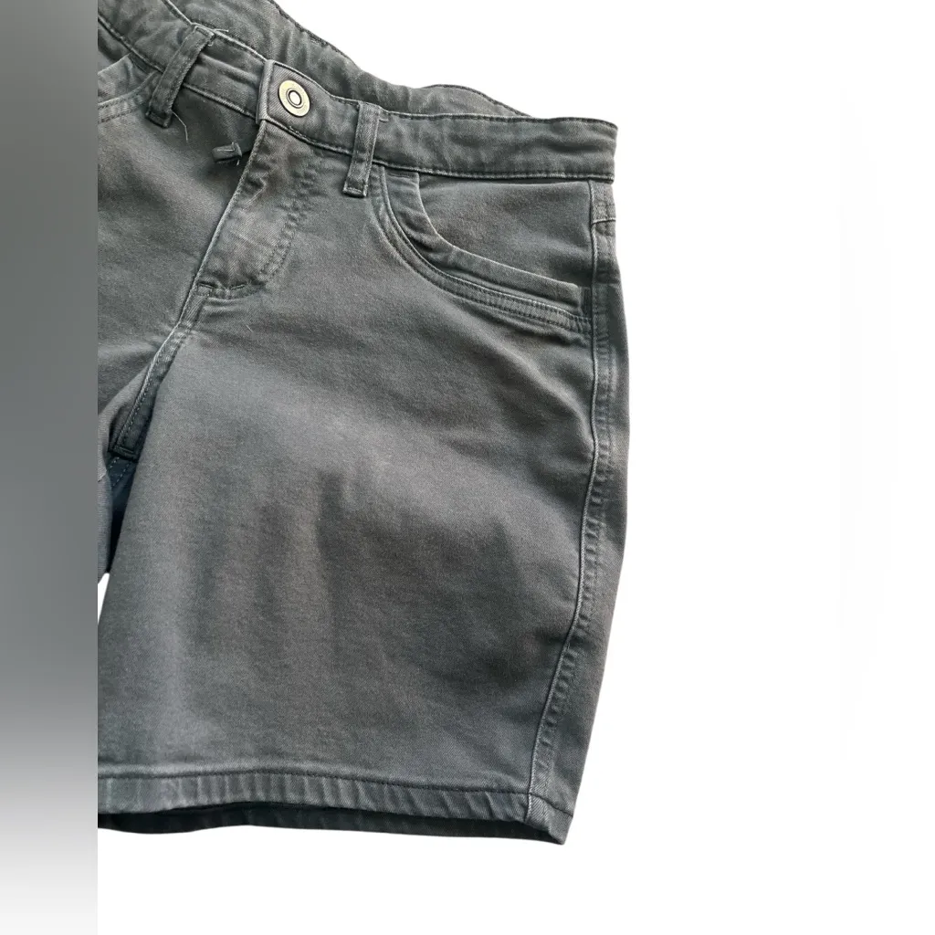 Kuhl Kontour 8” Short Size 6 - Image 3