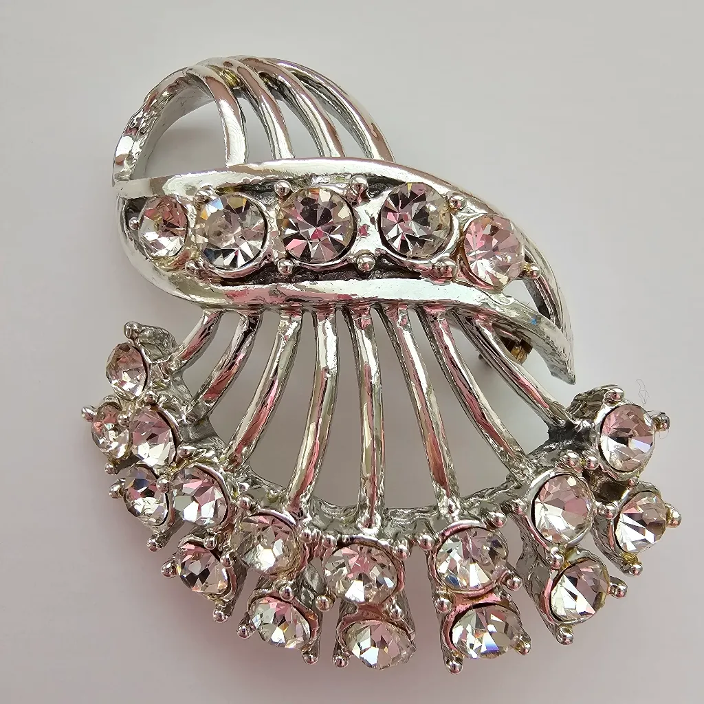 Clear Rhinestone Silver Tone Metal Fan Bouquet Pin Brooch - Image 2