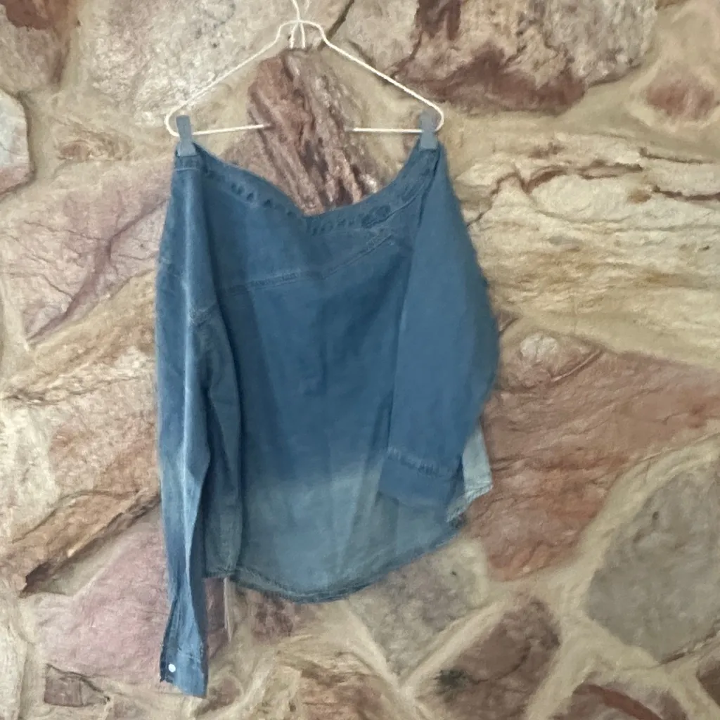 Commense Asymmetrical Collar Denim Crop Shirt size M Blue Size M - Image 5