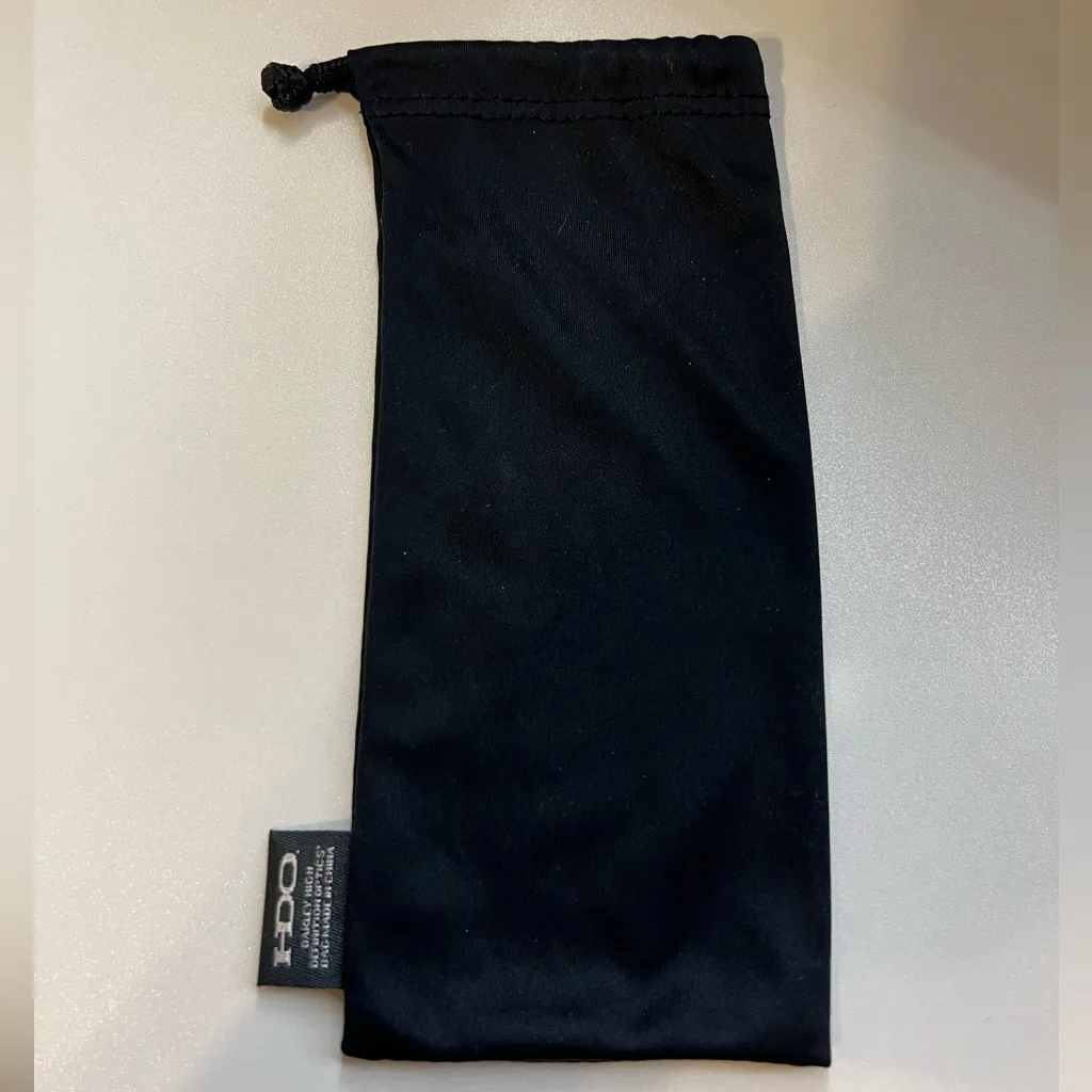 Ray-Ban Brown Sunglasses Case and Black Oakley Case - Image 7