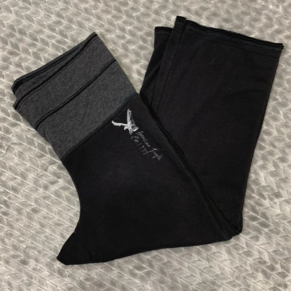 Capri Fold Over Waist Black and Dark Gray Pants Size Medium - Image 4