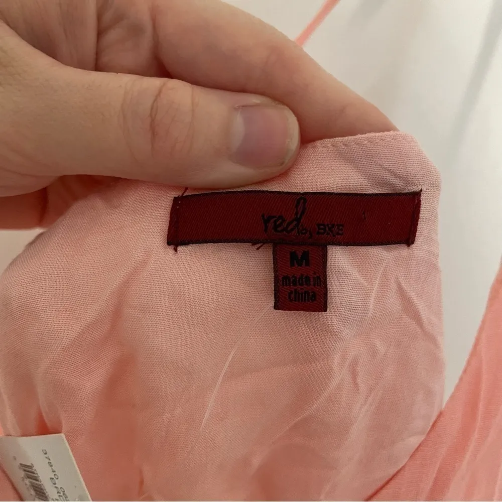 NEW NWT RED BY BKE BUCKLE Strappy Woven Tank Top Solid Pink V-Neck Sleeveless M - Image 4