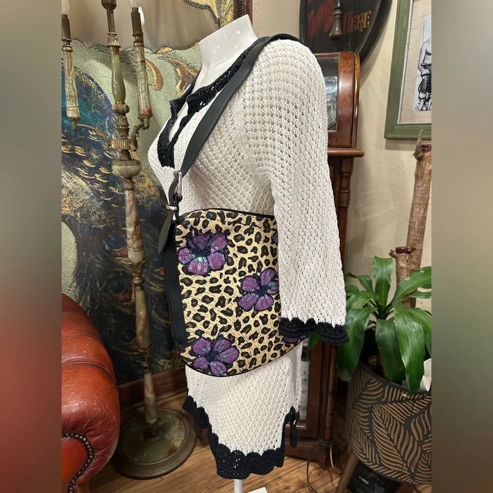 NWOT Prezzo Hibiscus Flower Animal Cheetah Print New Handbag Purple - Image 3