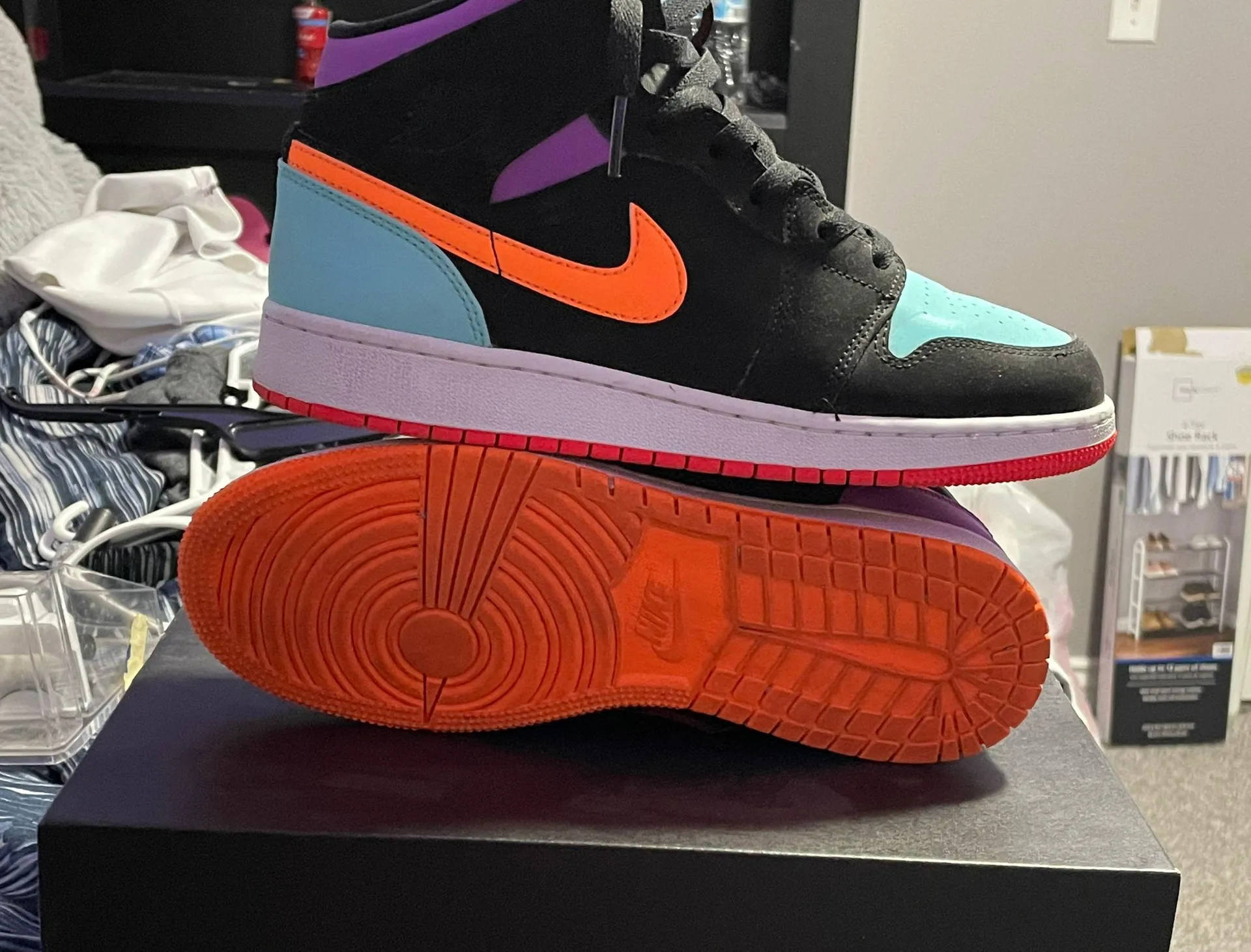 Jordan Sneakers - Image 4