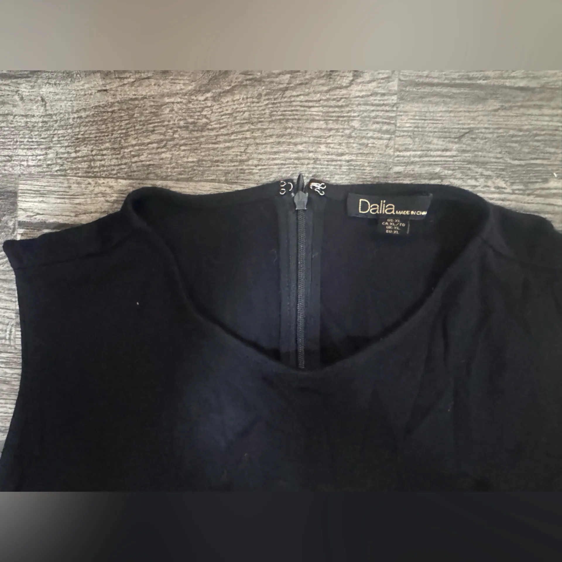 Dalia Collection Elegant Black Sleeveless Midi Dress - Image 2