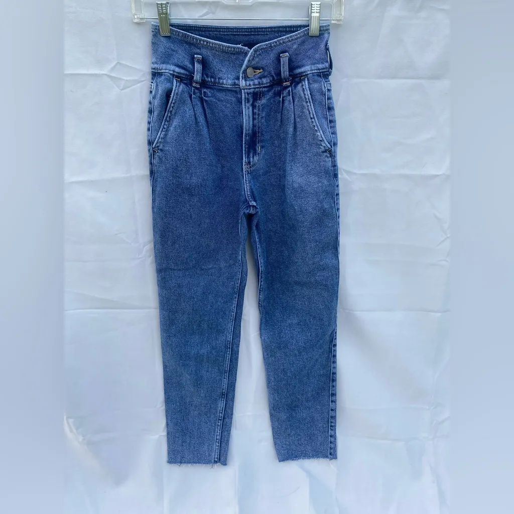 Hollister Ultra High-Rise ‘80s Mom Jeans 24x27 - Image 2