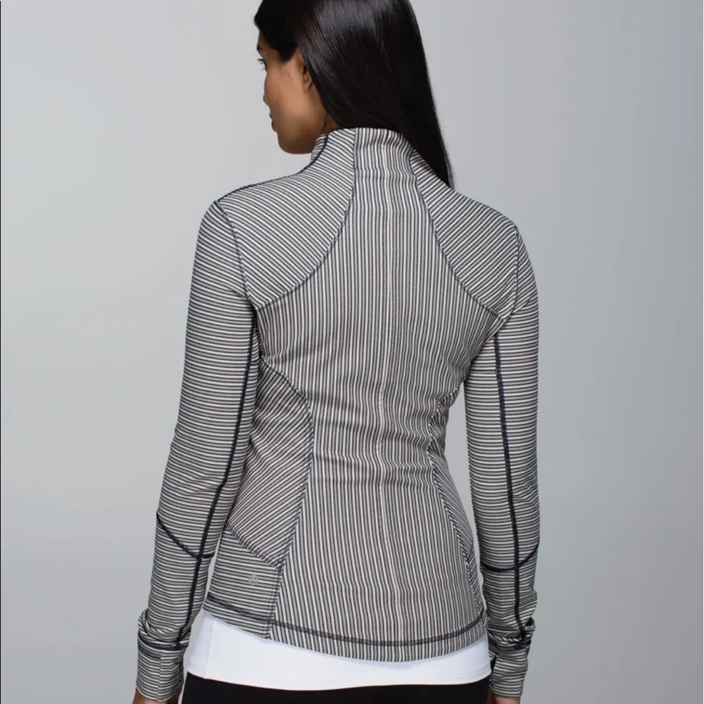 Lululemon Forme Jacket ll sz4 - Image 2