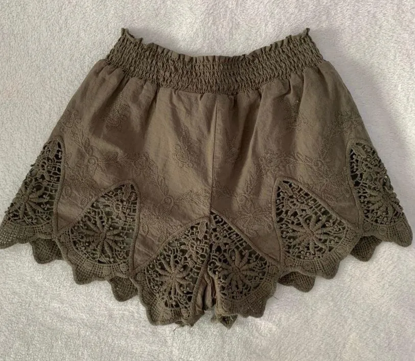 Mudd Flowy Shorts - Worn Once! - Image 2