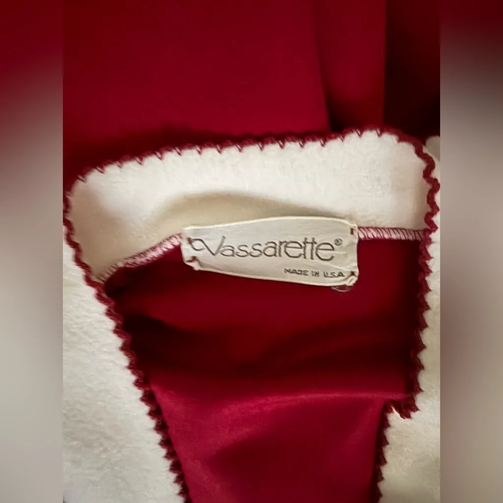 1970s Vassarette Burgundy Zip Robe - Image 5