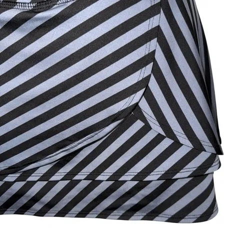 ATHLETA Gray & Black Striped Fly By Layered Skort EUC Size Small‎ - Image 4