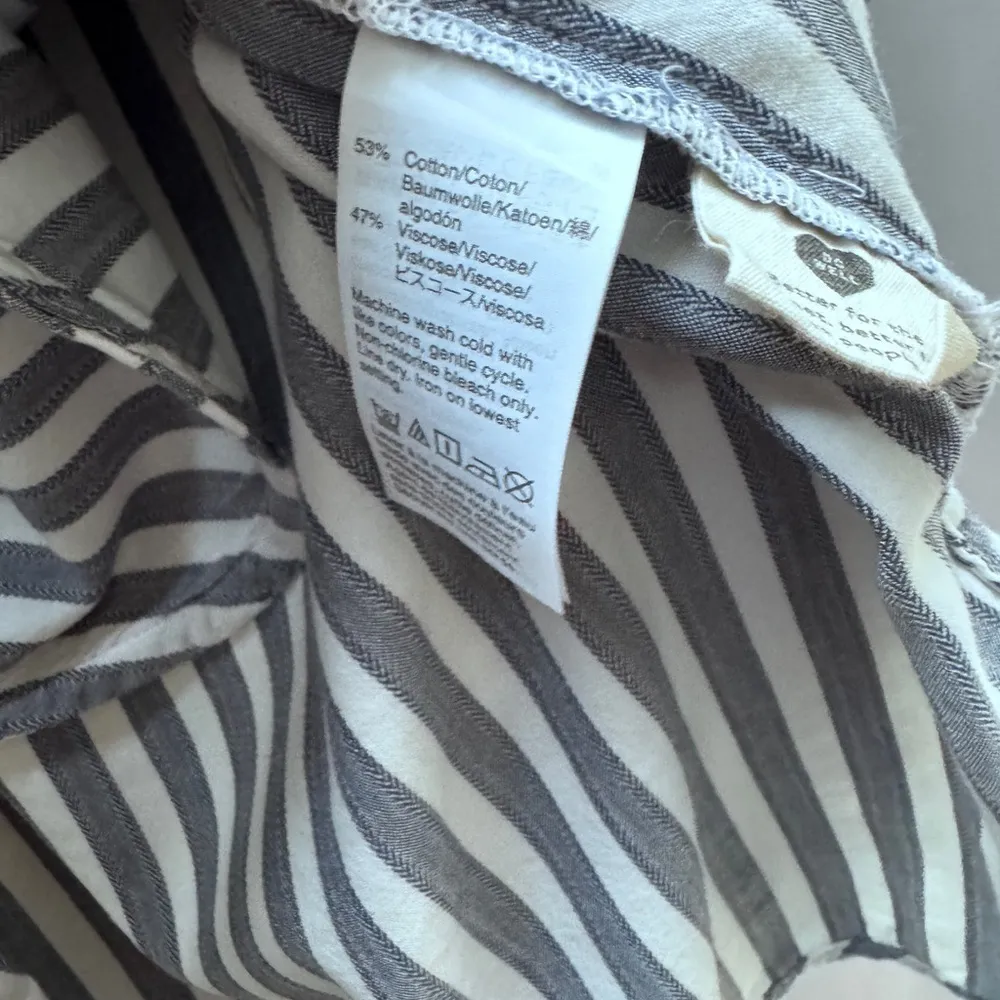 Madewell Mira Women’s striped boxy button down top. Blue & white stripes, Small - Image 10