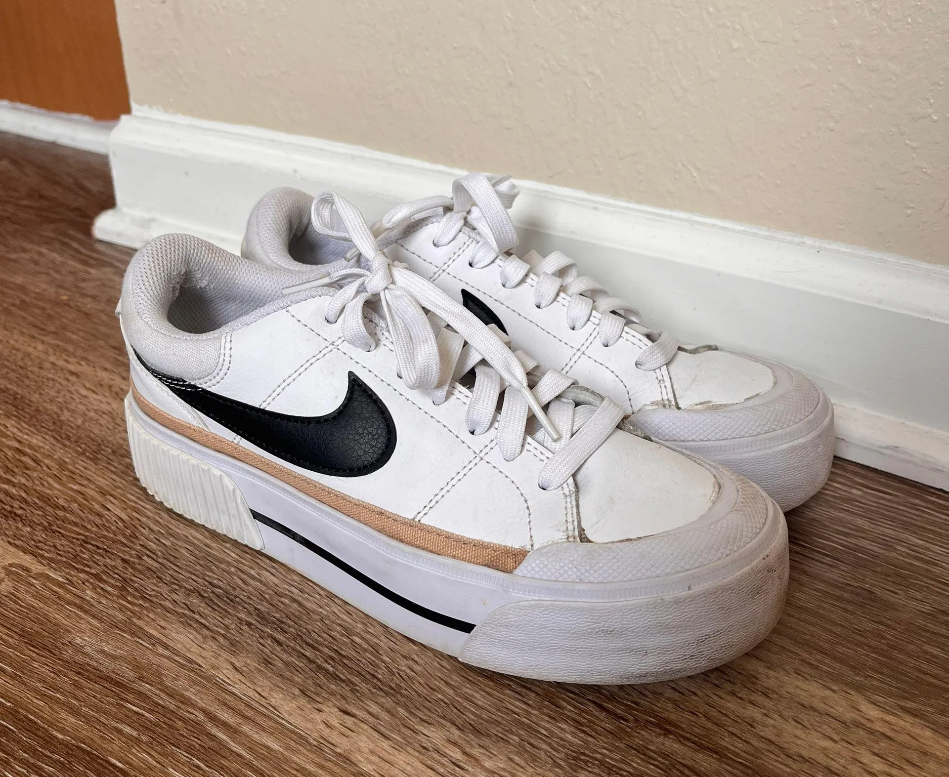 Women’s  Court Legacy Lift Shoes - Image 3