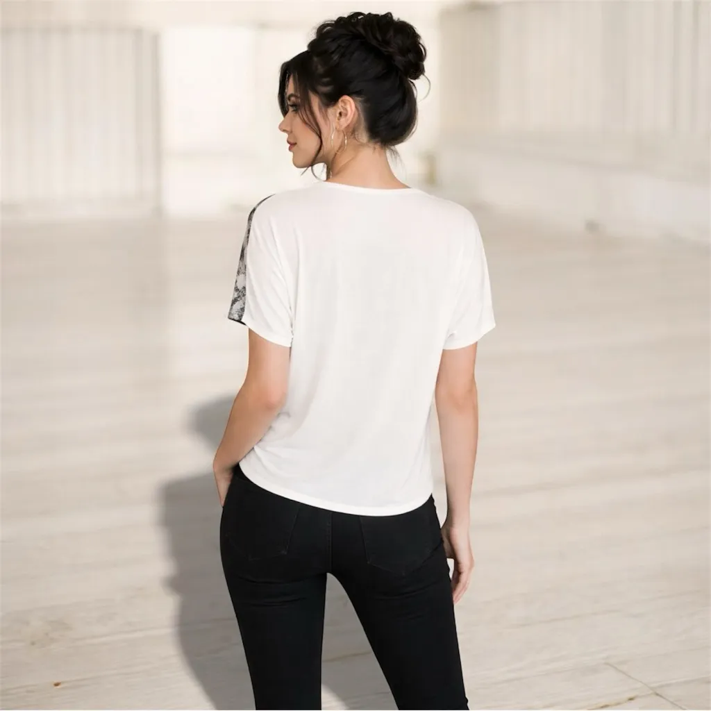 ✨Express | Womens Snakeskin Print Short Sleeve Button Up Knit Top Shirt |Size XS - Image 2