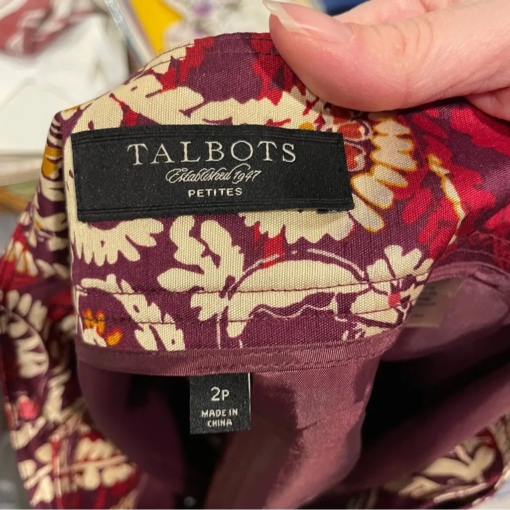 Cute deep red silk paisley wrap mini tie waist skirt Talbots floral - Image 4