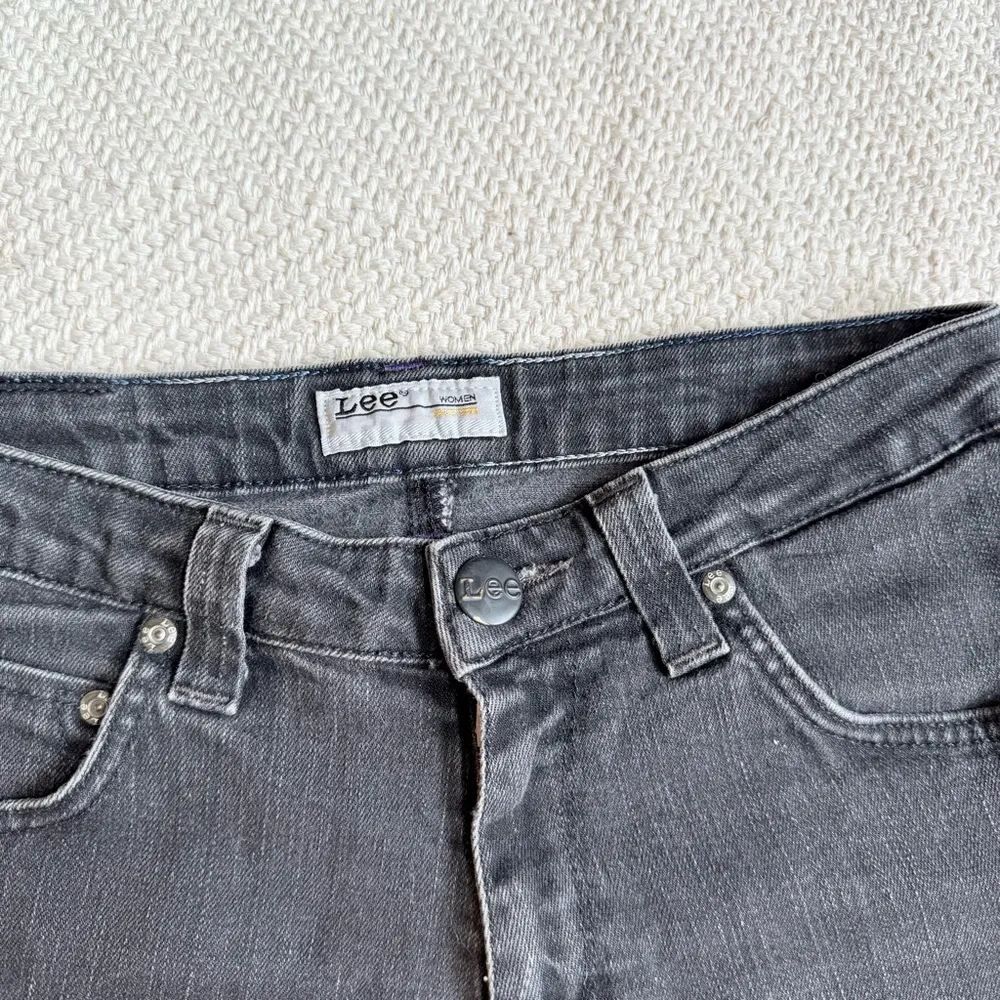 Vintage LEE Black Denim Stretchy Cut Off Shorts - Image 2