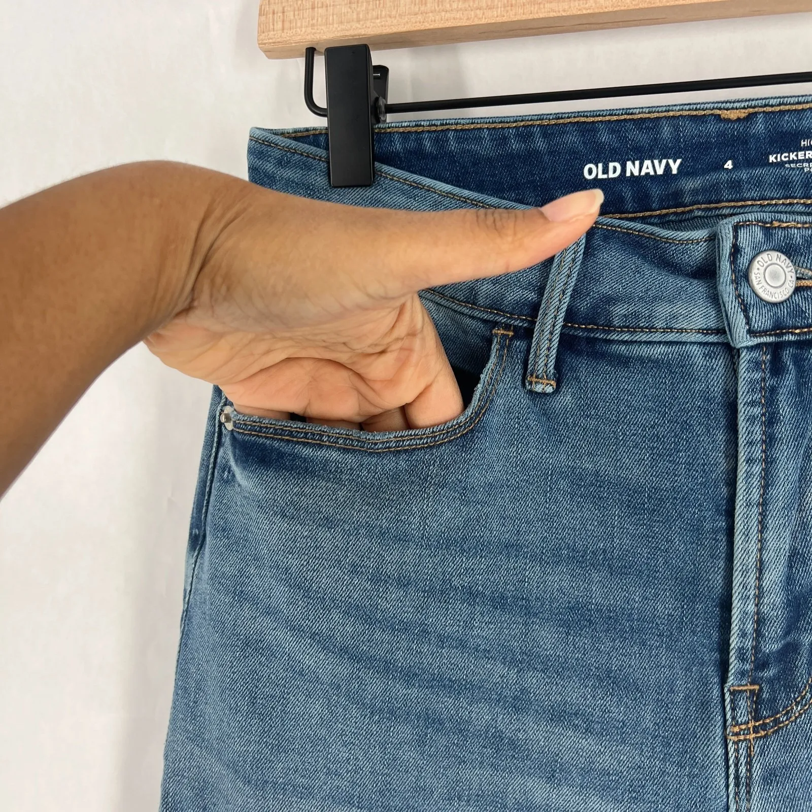 Old Navy Jeans Women 4 Blue Denim Secret Smooth Pockets High Rise Kicker Bootcut - Image 4