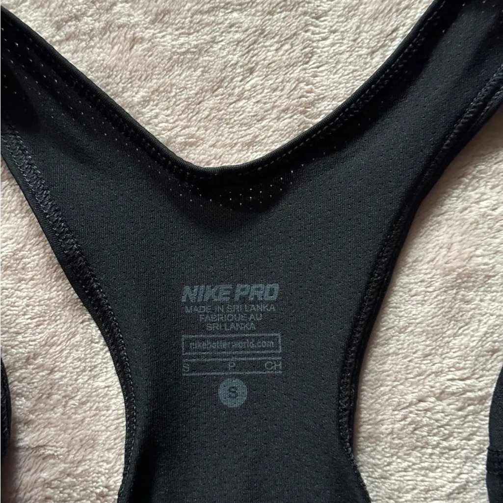 Nike pro women’s black tank top pull‎ over light weight size  small - Image 2