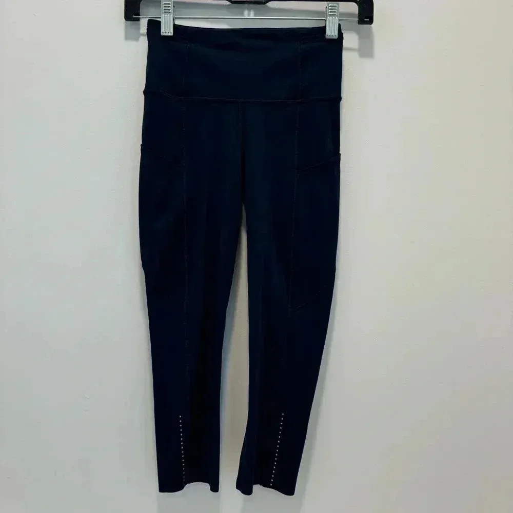 Lululemon Fast & Free Crop (19") in Midnight Navy  size 2 - Image 4