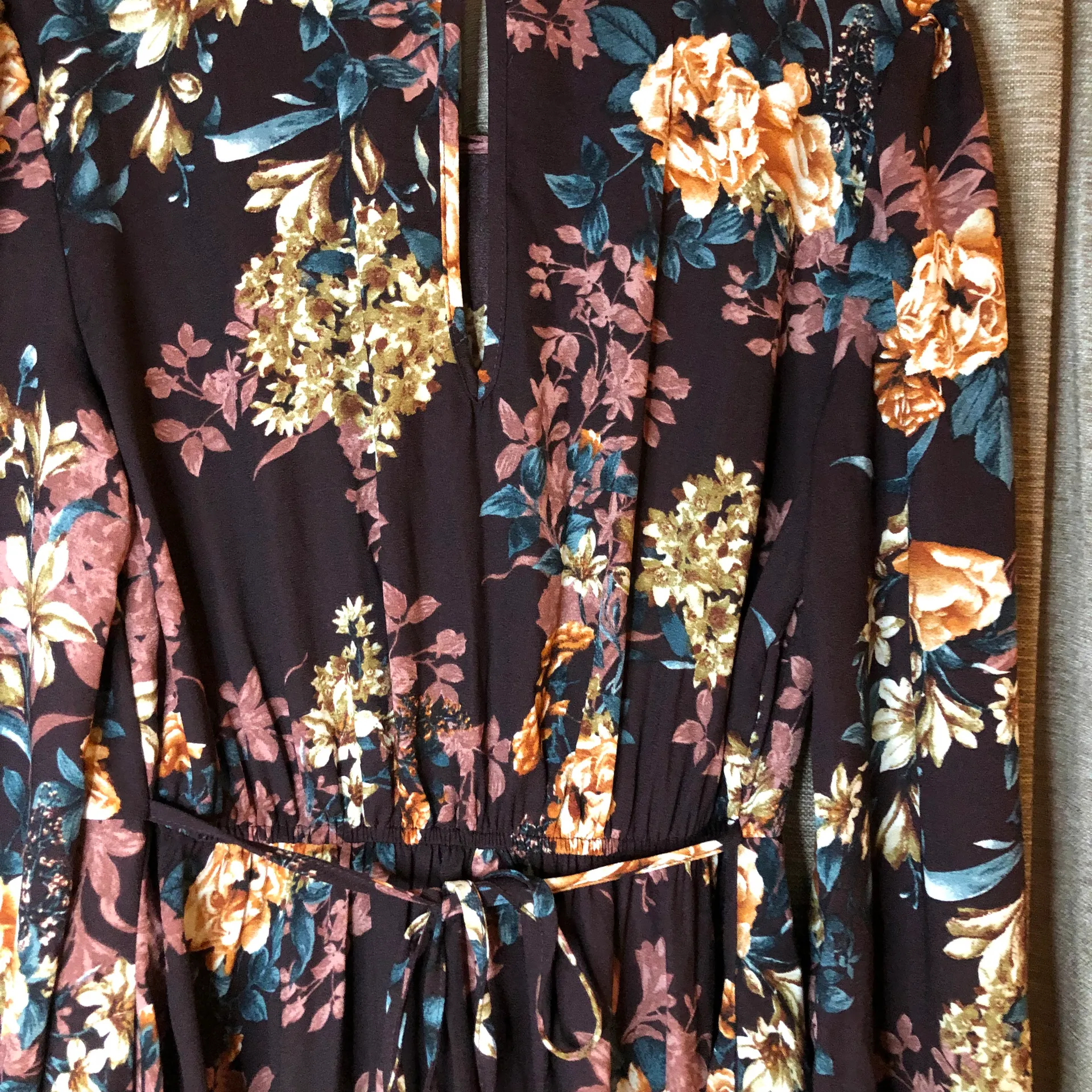 Xhiliration Wine Floral Print Long Sleeve Scoop Neck Ruffle Front Dress Medium - Image 15