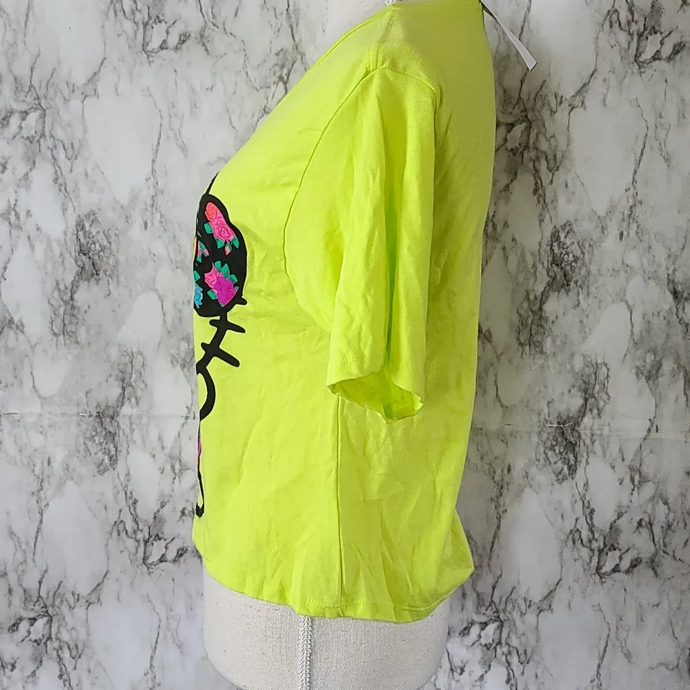 Sanrio Hello Kitty graphic tee size large - Image 3