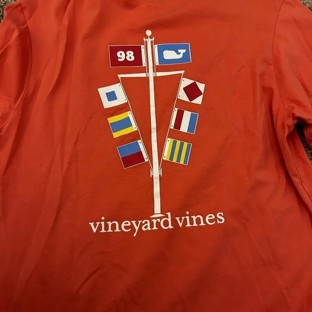 Vineyard vines shirt - Image 3