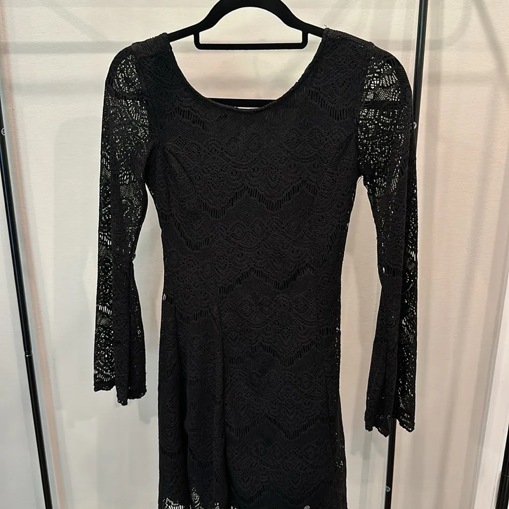 Black Lace Boho Bell Sleeve Dress - Image 2