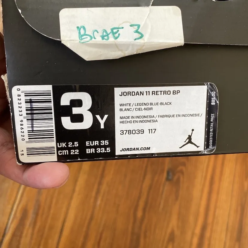 Jordan 11 retro legend blue

Colombia 
size 3y = womans 4.5 - Image 6