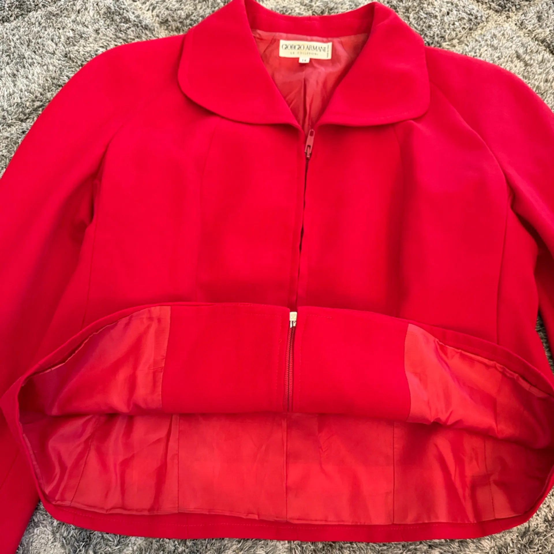 Giorgio Armani Women's Vibrant Red Blazer - Image 10